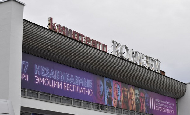 Компании Disney и Warner Bros приостанавливают показы своих фильмов в России