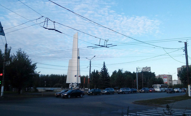 На Луганской и Ломоносова демонтируют троллейбусные провода