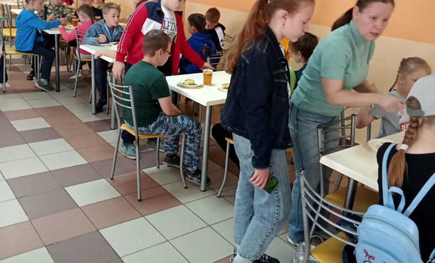 В кировской школе детям на обед давали шоколад. Его закупили на 4 миллиона дороже оптовой цены