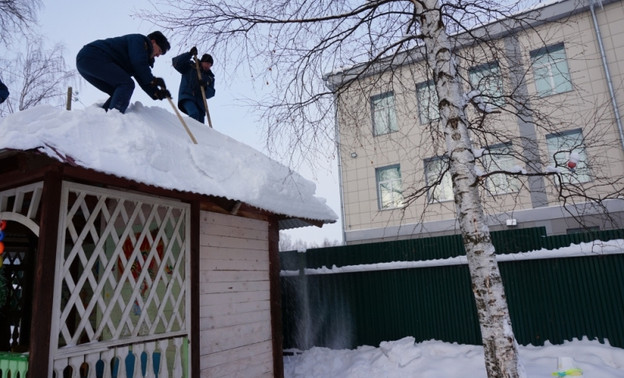 Кировские спасатели на время стали коммунальщиками