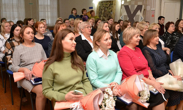 Для лучших педагогов в Кировской области учредят премию губернатора
