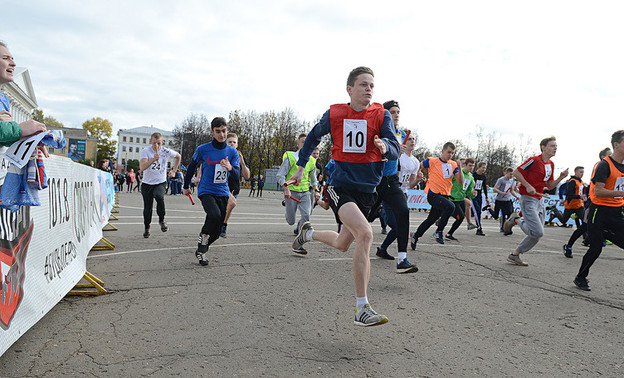 Более двух тысяч кировчан приняли участие в осенней легкоатлетической эстафете (ФОТО)