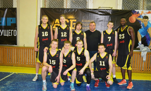 В баскетбольной Лиге Белова Кировскую область представят 5 студенческих коллективов