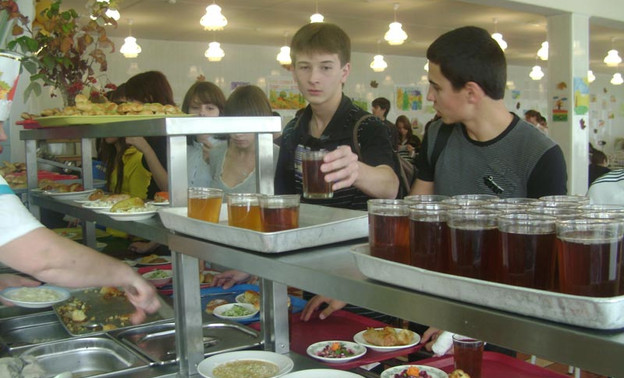 Школьники Афанасьевского района остались без столовой