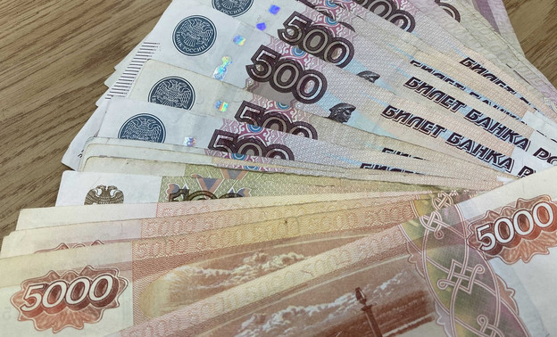 Реальная зарплата в Кировской области за год упала на 3,4%