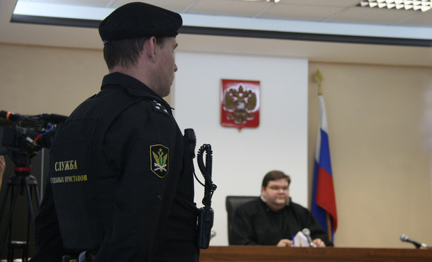 Бывший кировский судебный пристав может получить 6 лет тюрьмы