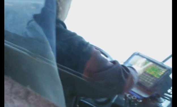 В Кирове водитель троллейбуса играл на планшете (ВИДЕО)