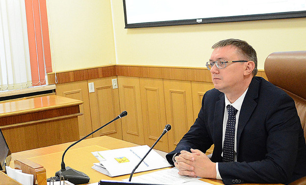 Алексей Кузнецов объявил выговор министру образования области