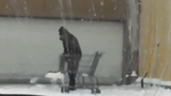 В ближайшие четыре дня кировские коммунальщики продолжат убирать снег