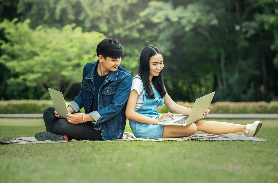 essays how to write a essay pdf