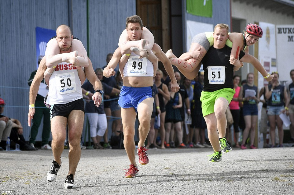 Чемпионат по перетаскиванию жен в Финляндии