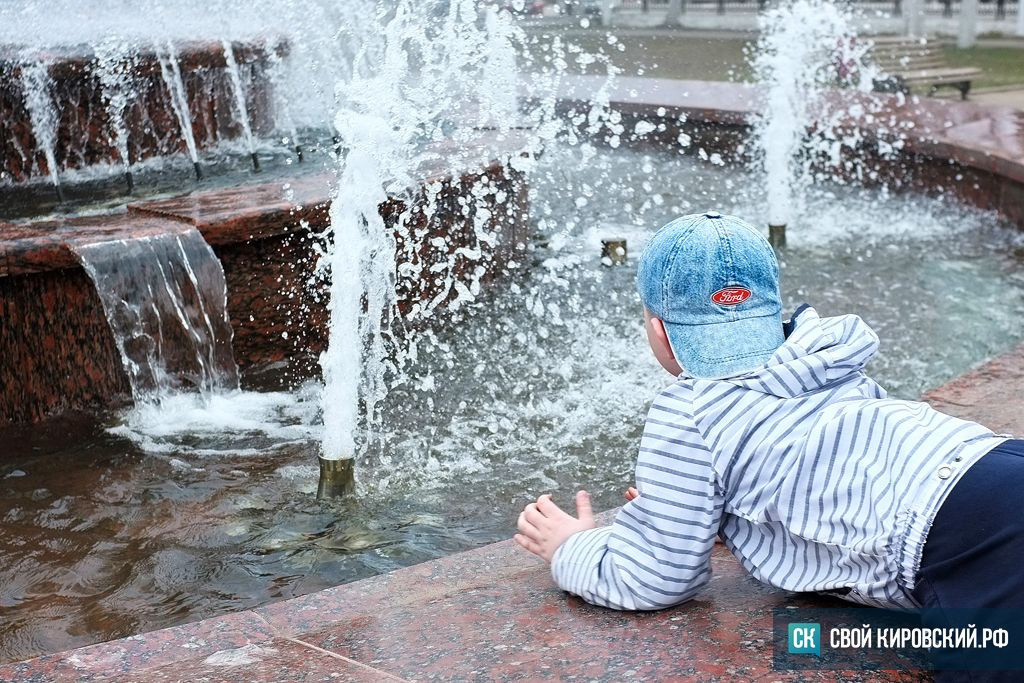 Фото дня: в Кирове заработали фонтаны