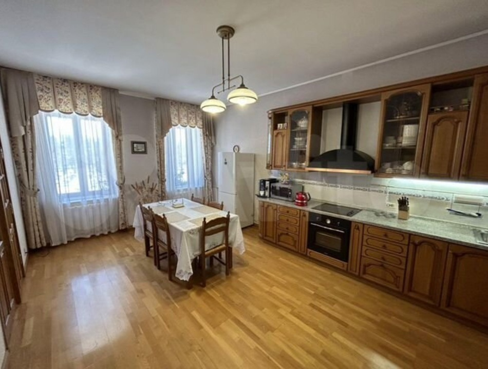 В Кирове продают элитную квартиру с видом на Александровский сад за 39 млн рублей