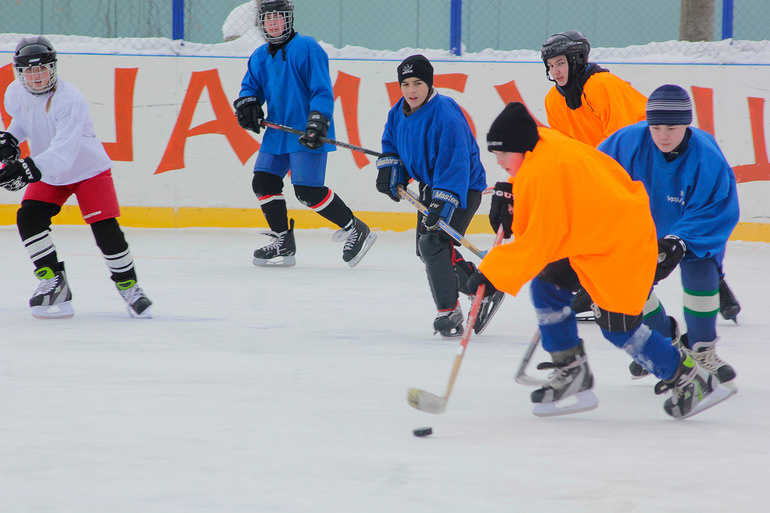 Юные хоккеисты из Афанасьево получили новую профессиональную форму