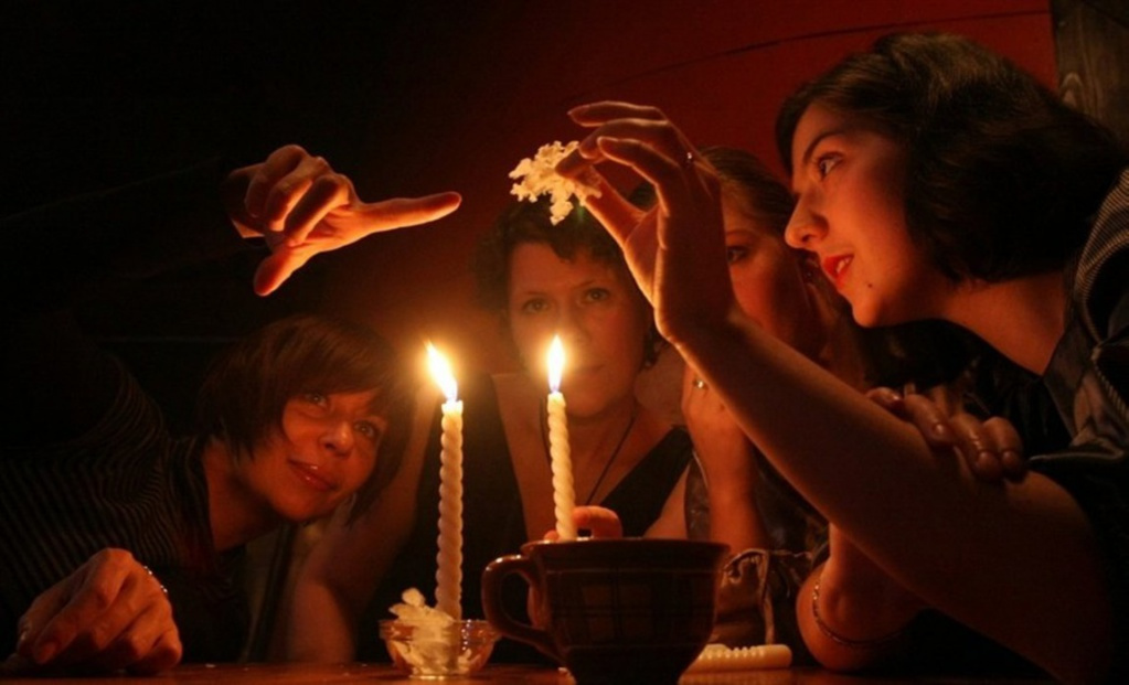 Зеркала, кольца и свечи. Тайны крещенских гаданий