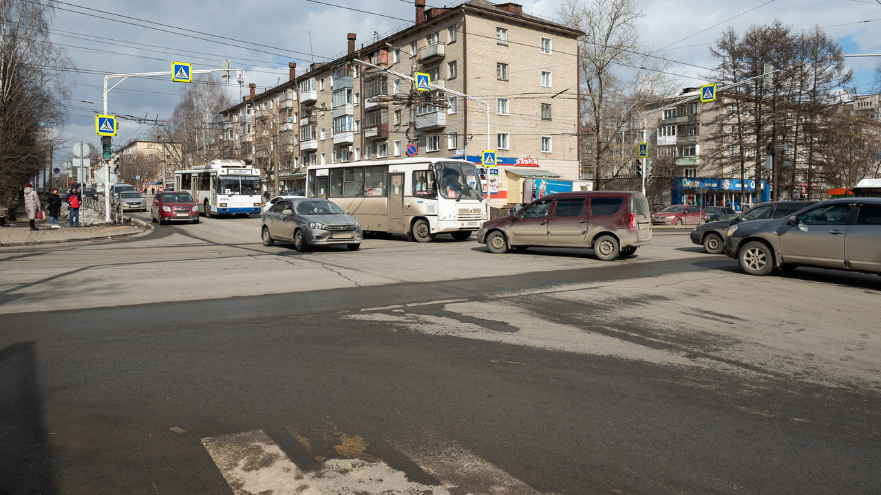 В Кирове расширят перекрёсток на улице Щорса | 01.04.2022 | Киров -  БезФормата