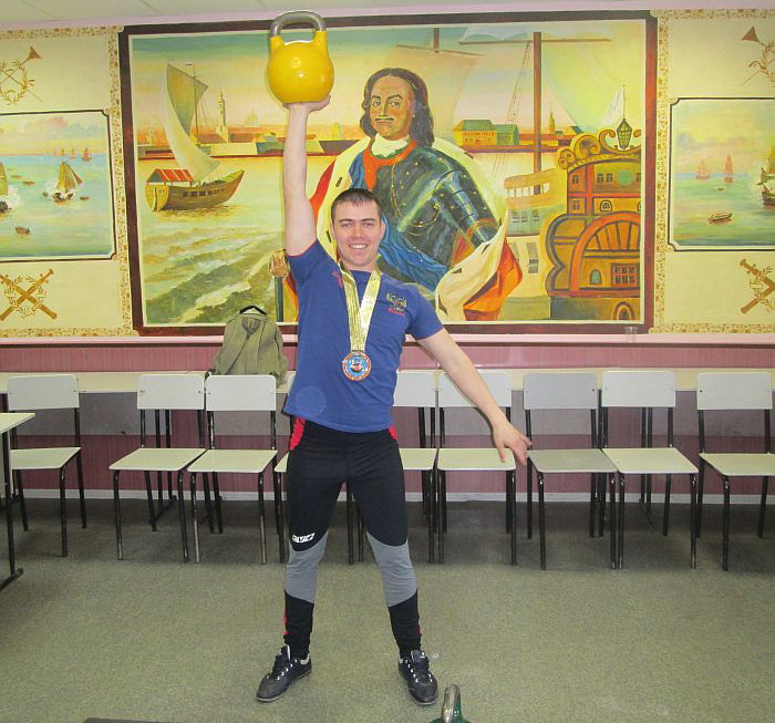 Омутнинские сотрудники УФСИН стали чемпионами мира по силовому жонглированию гирями