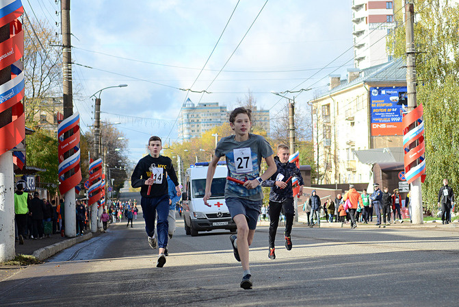 Более двух тысяч кировчан приняли участие в осенней легкоатлетической эстафете (ФОТО)