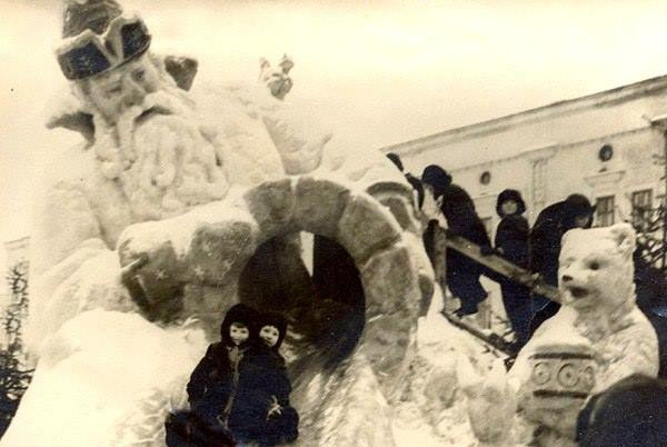 «Новый год праздновали на общей кухне с пельменями и баяном»