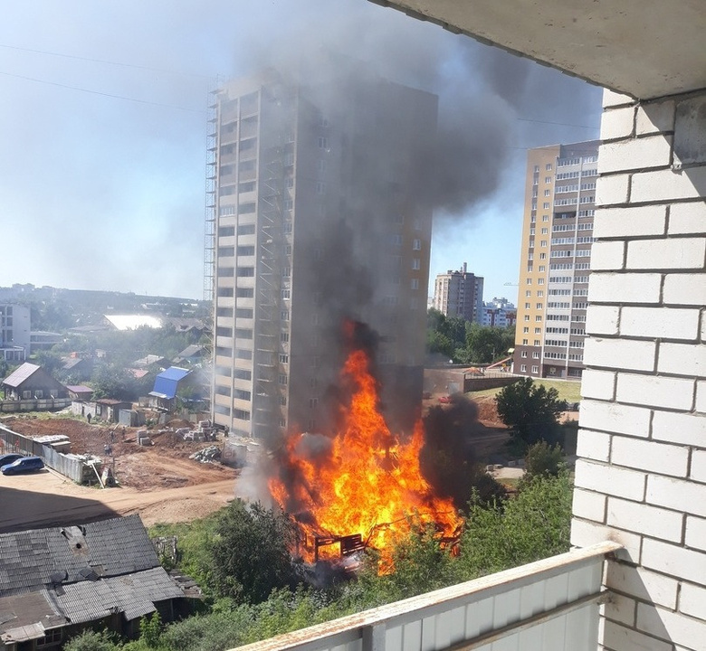 Пожар в здании недостроенного детсада в Саках Foto 20