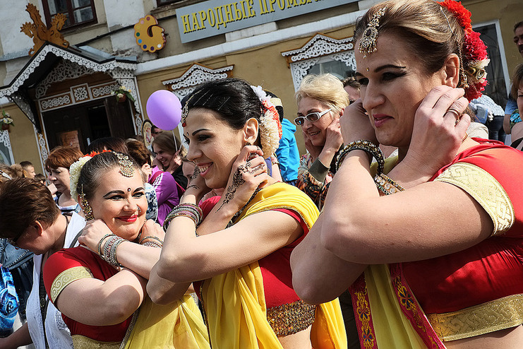 День города на Вятском Арбате отмечали индийскими и ирландскими танцами