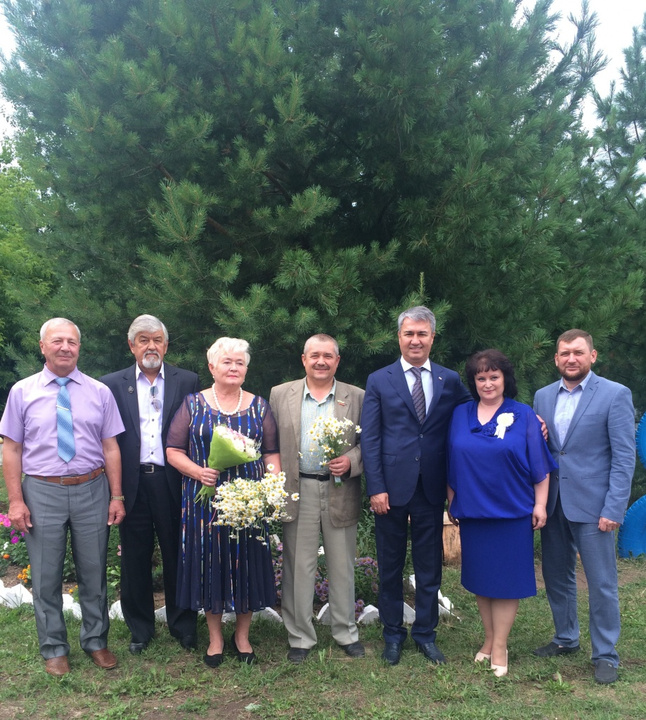 Рахим Азимов поздравил семью Дудыревых с 45-летием совместной жизни