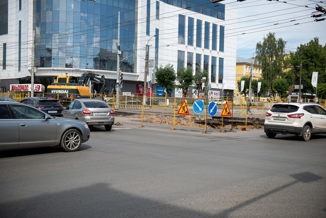 Перекресток октябрьский просп 117 фото Работу светофоров у ЦУМа восстановили