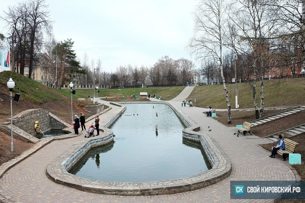 Фото дня: в Кирове заработали фонтаны