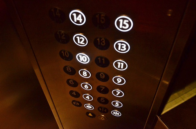 Прокуратура выявила нарушения в проведении капремонта лифтов в Кирове