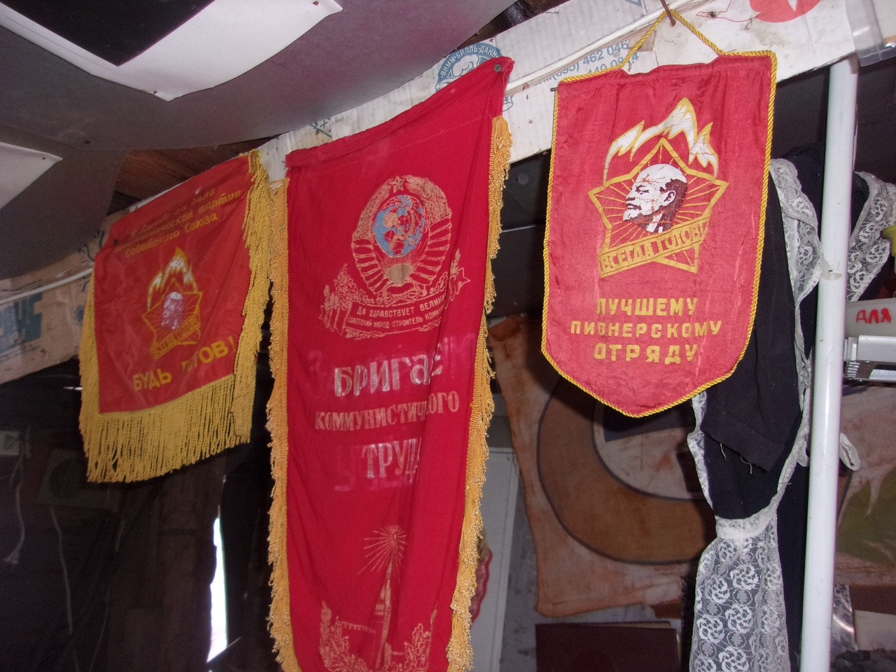 «Я даю этим вещам вторую жизнь»: кировчанин создал музей СССР у себя во дворе