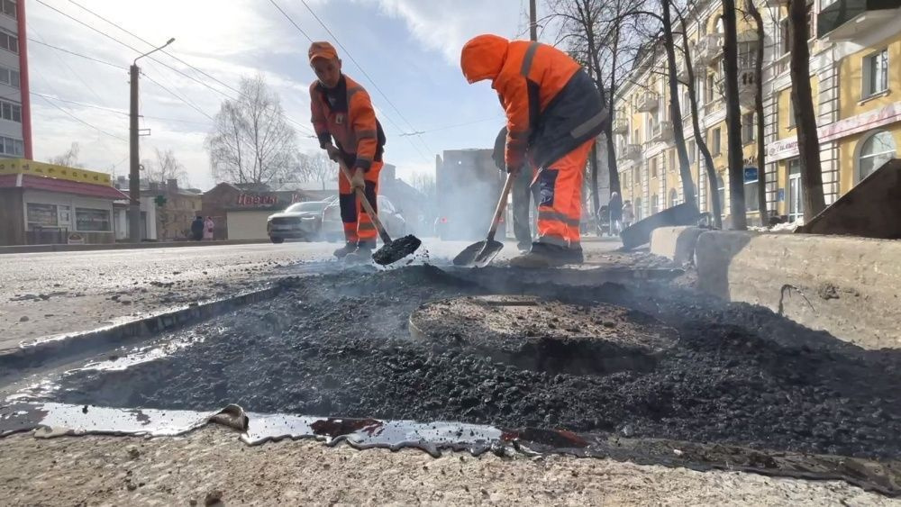 Дорожные службы в Кирове приступили к ремонту ливнёвки