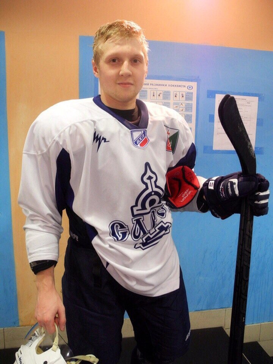 Денис Шураков стал лучшим хоккеистом «Сарова» в сезоне по мнению болельщиков