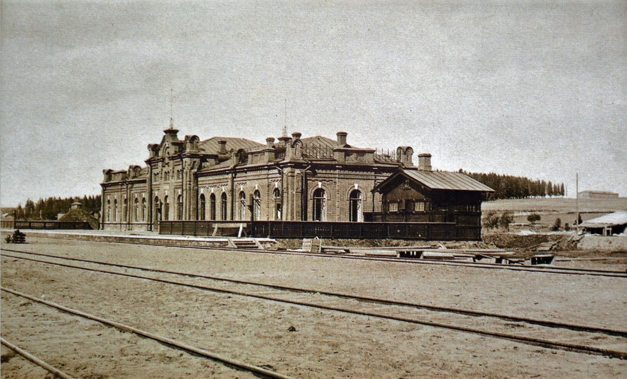 Самая старая блинная в городе и первая железнодорожная станция. Как менялась улица Преображенская