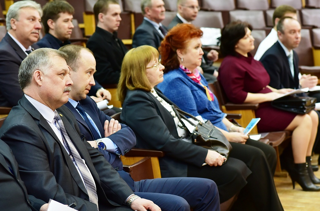 Участники предварительного голосования «Единой России» подписали меморандум о моральных принципах поведения на выборах