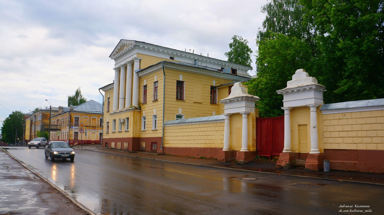 Рюмочная с полувековой историей и дом известного русского психиатра. Какой была и какой стала улица Казанская
