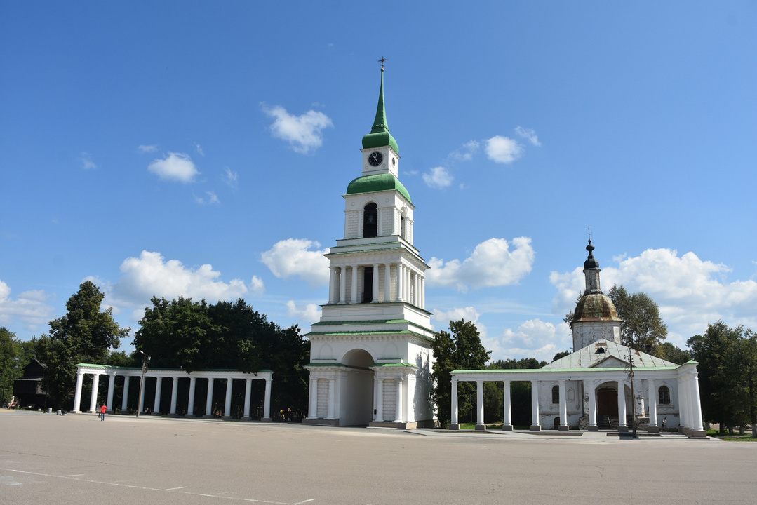 Коломна колокольня на Соборной площади