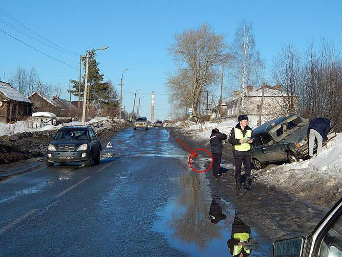 В Кировской области в аварии пострадал ребёнок, игравший на тротуаре (ФОТО)
