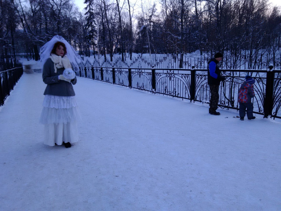 В Кирове замечена странная невеста