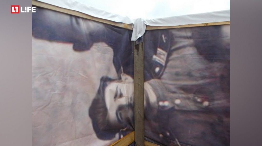 Ни стыда, ни совести. На фестивале «Гринландия» в Кирове сделали туалет из баннера «Солдаты Победы»