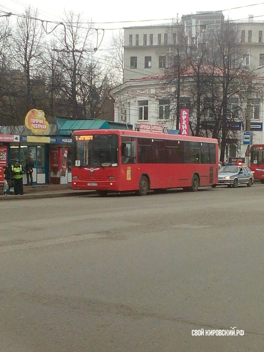 В Кирове женщина упала в салоне  автобуса