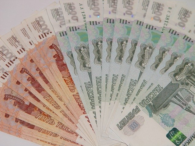 На ежемесячные выплаты на детей направят ещ 21 миллиард рублей