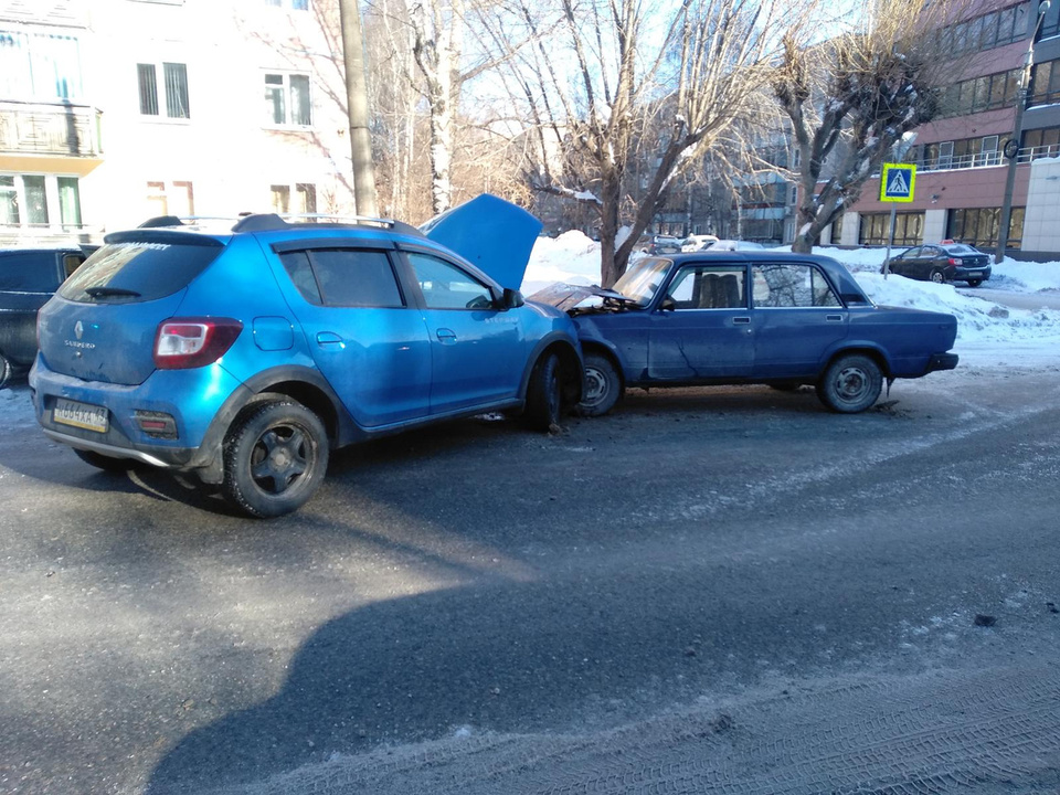 Не запускается рено сандеро после дтп