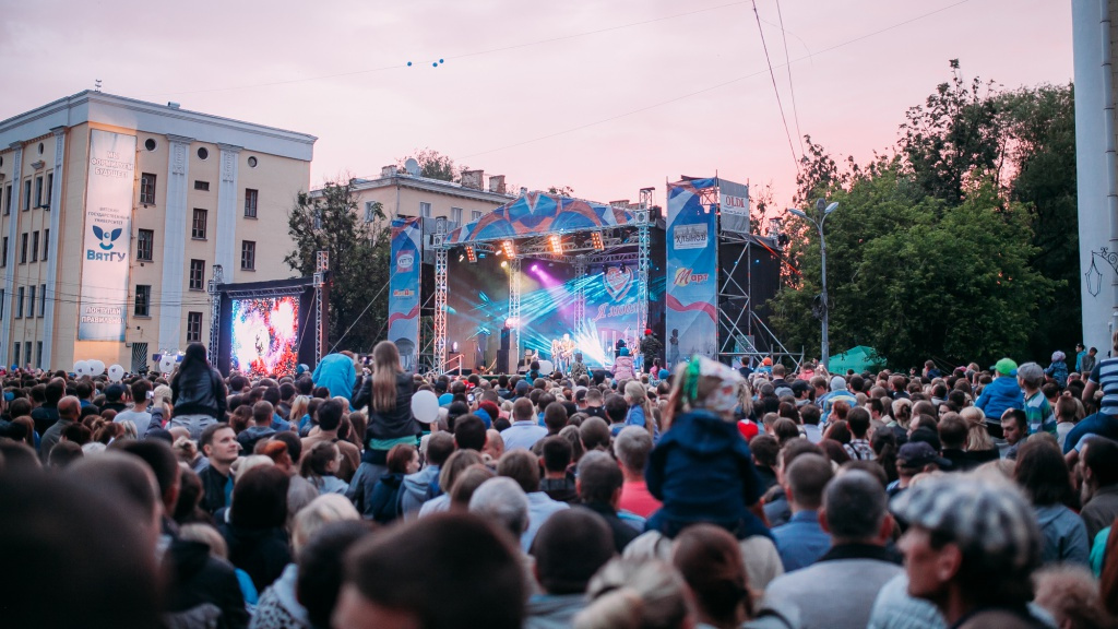День города: концерт Дениса Майданова, салют и алкотреш