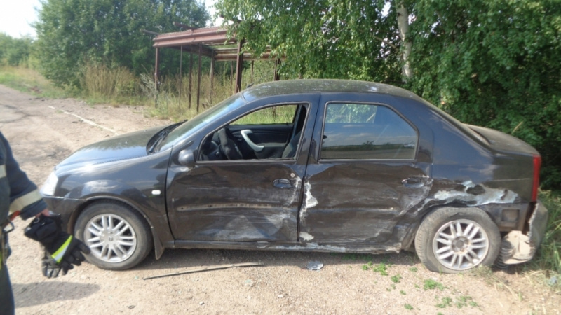 В Кикнурском районе столкнулись два автомобиля, один оказался в кювете