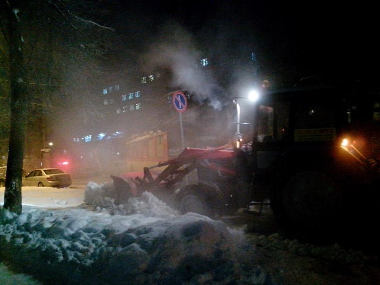 Коммунальная авария на Красноармейской оставила без воды пять домов (ФОТО)