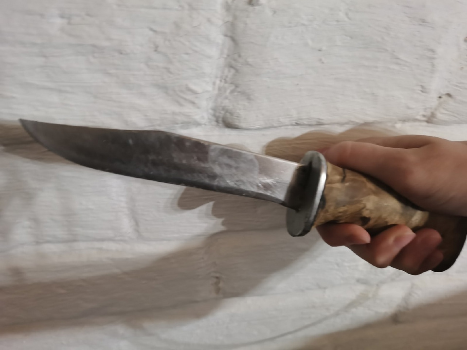 бывший пырнул ножом