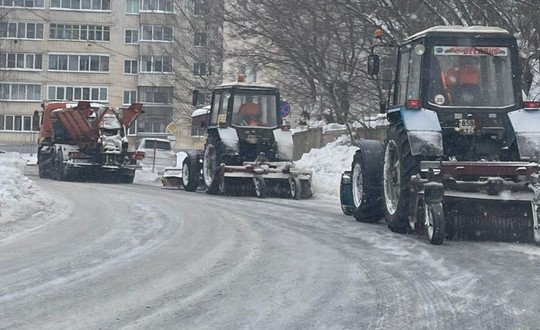 Что делать, если машины мешают уборке снега во дворе?