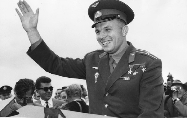 Гагарин - первый космонавт Земли