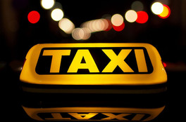 Таксист: «Службы вызова такси гребут деньги лопатами, а мы возим за копейки»