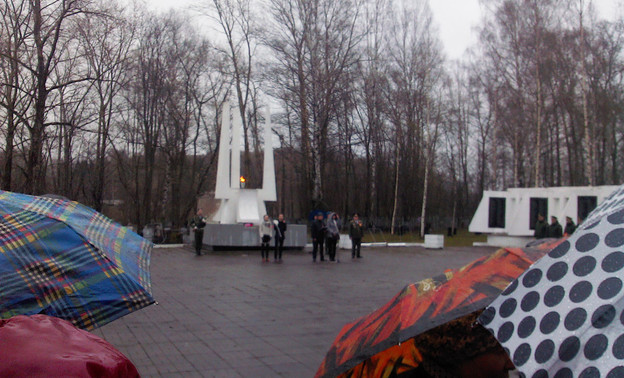 Митинг, посвященный Дню Победы на Петелинском кладбище.